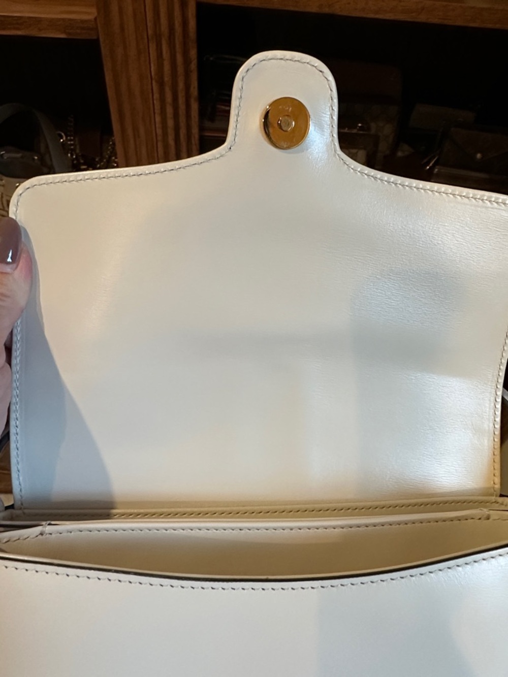 Gucci Arli Leather Crossbody with Gold Double G - Picture 5 of 7
